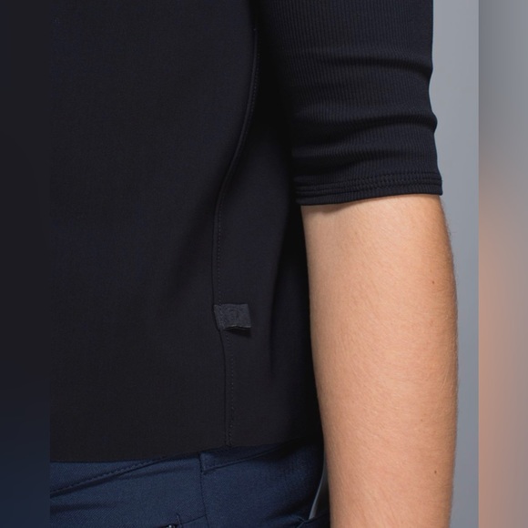 Lululemon Out of This World Tee - Picture 2 of 6